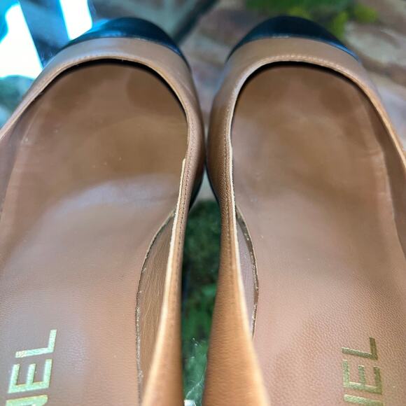 CHANEL Brown Black Cap Toe Leather Wedges SZ 37.5 - Picture 5 of 6